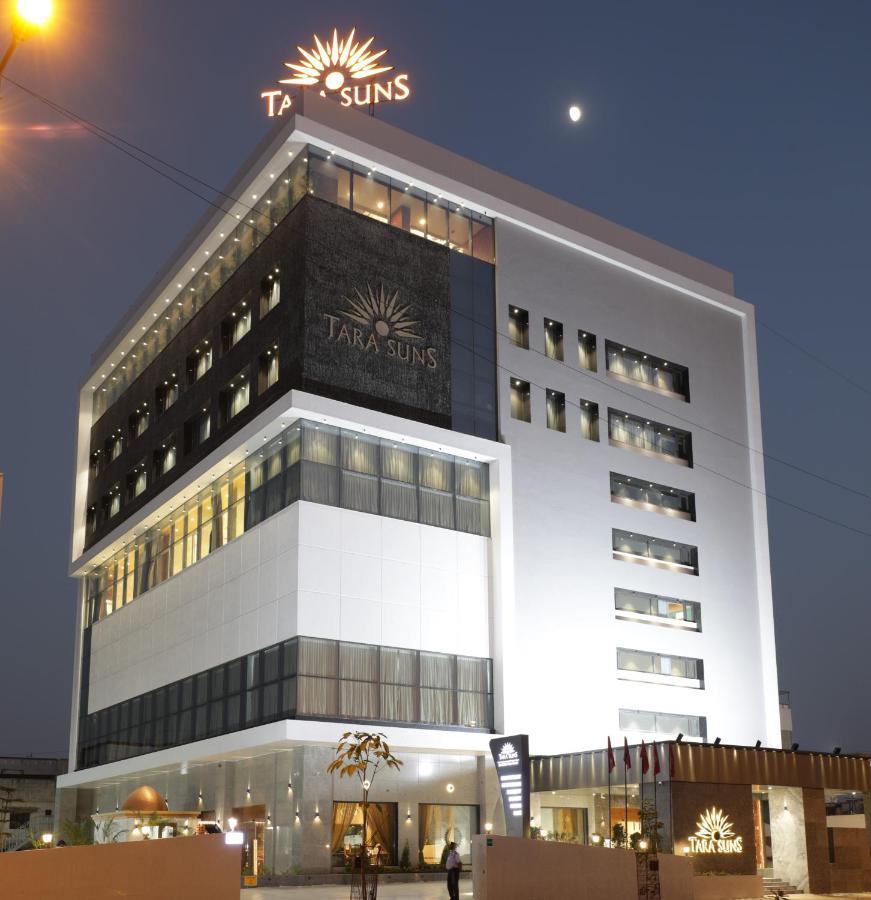 Tara Suns Hotel Vadodara Exterior photo