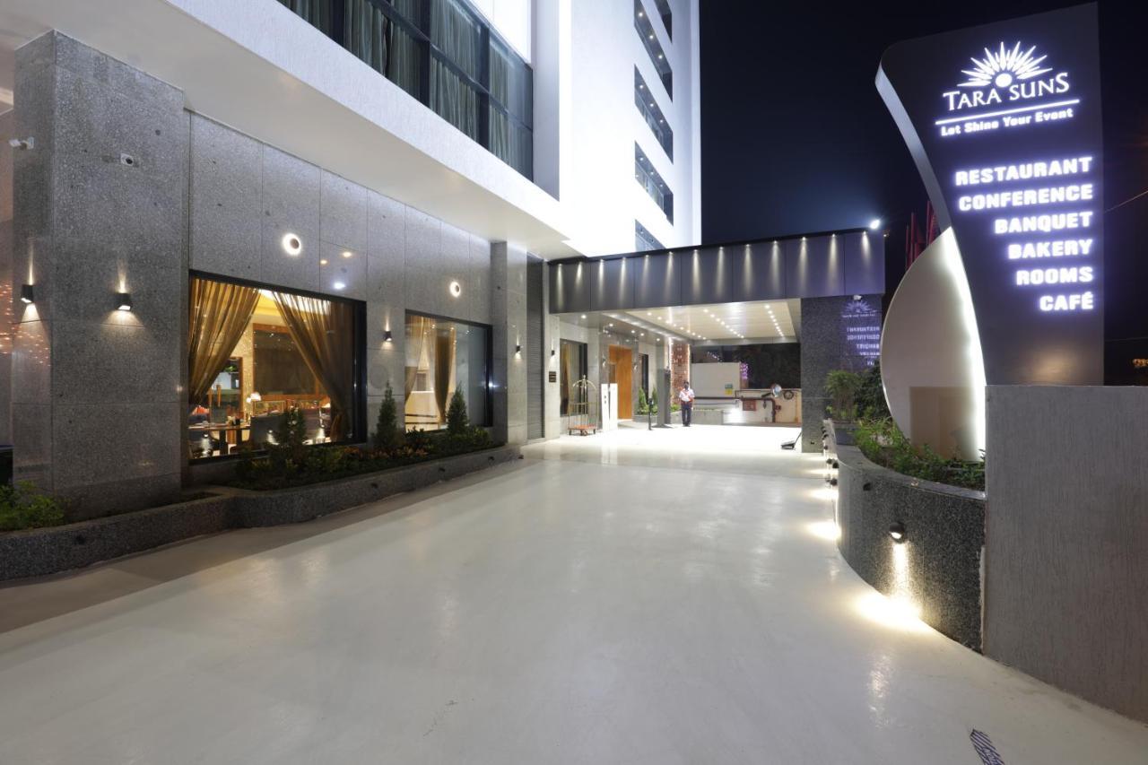 Tara Suns Hotel Vadodara Exterior photo