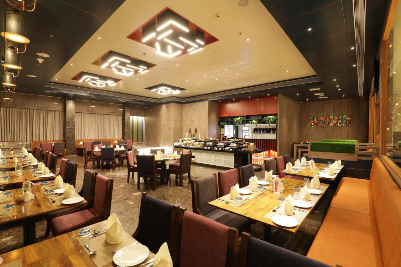 Tara Suns Hotel Vadodara Exterior photo