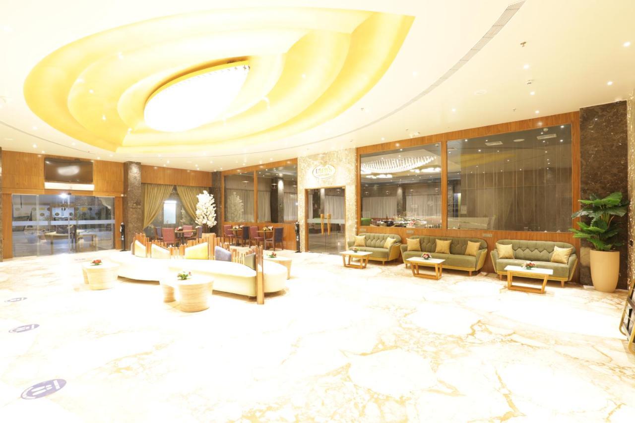 Tara Suns Hotel Vadodara Exterior photo