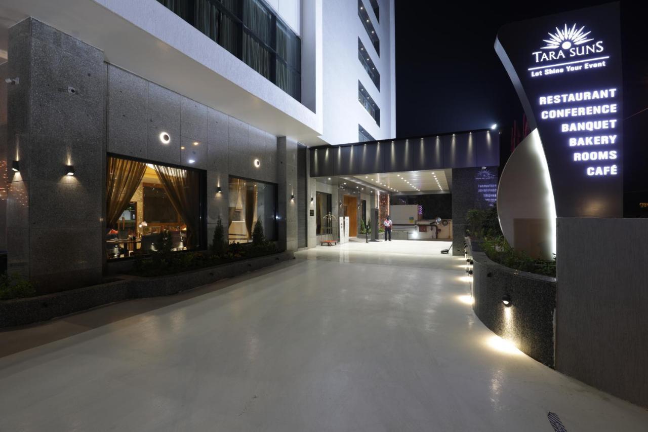 Tara Suns Hotel Vadodara Exterior photo