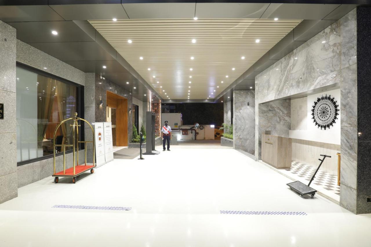 Tara Suns Hotel Vadodara Exterior photo