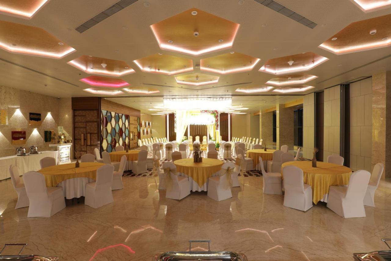 Tara Suns Hotel Vadodara Exterior photo