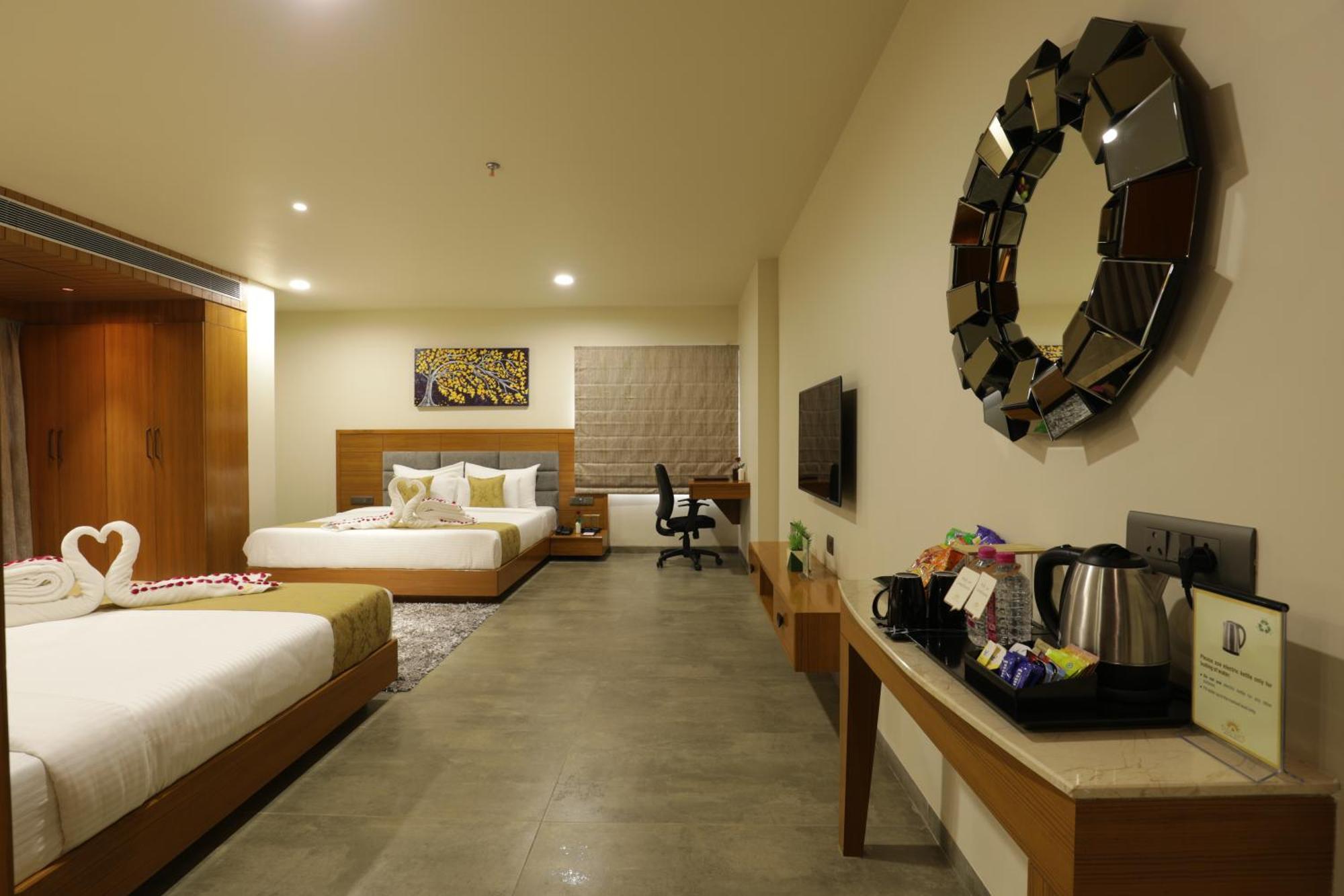 Tara Suns Hotel Vadodara Exterior photo